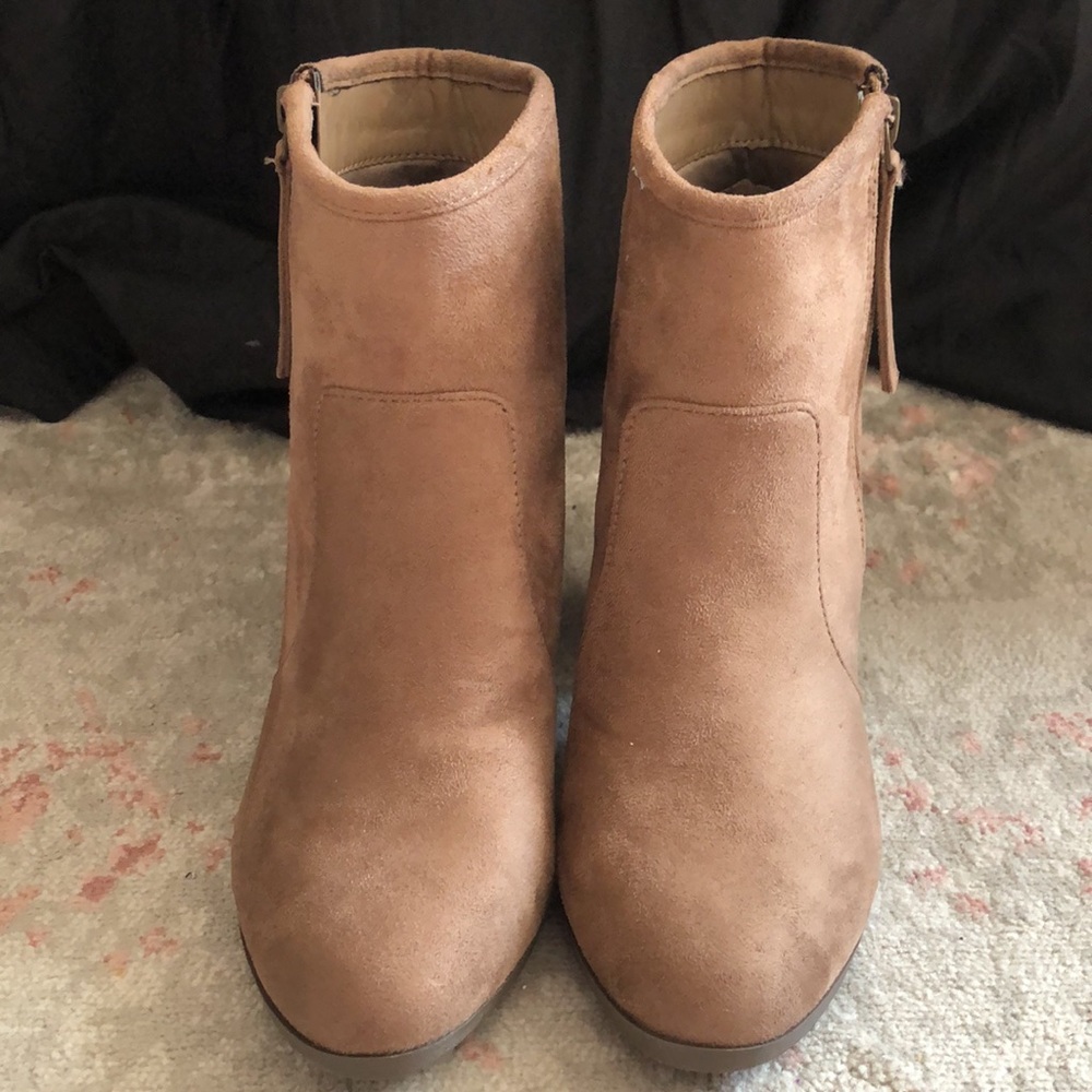 Women’s Wide Width Ankle Bootie - Picture 2 of 10